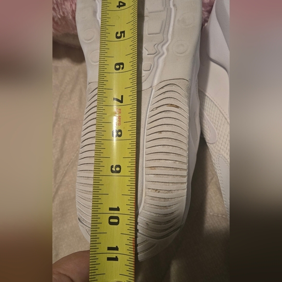 Nike Air Max Women's Athletic Shoes - White - Picture 5 of 6